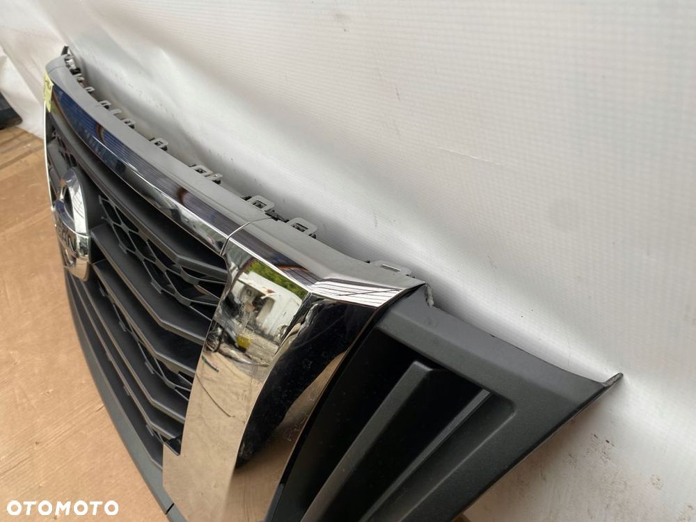 NISSAN NV 400 10- ATRAPA GRILL NA CHROM ORYGINALNA - 7
