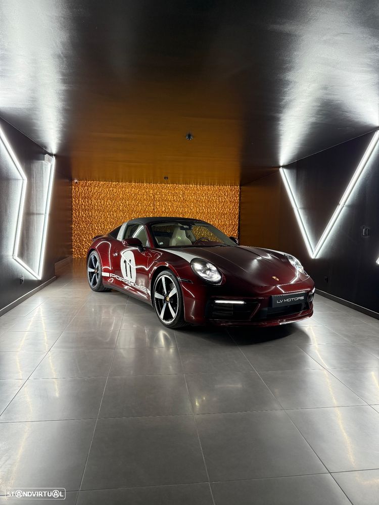 Porsche 911 (992) Targa 4S Heritage Design - 17
