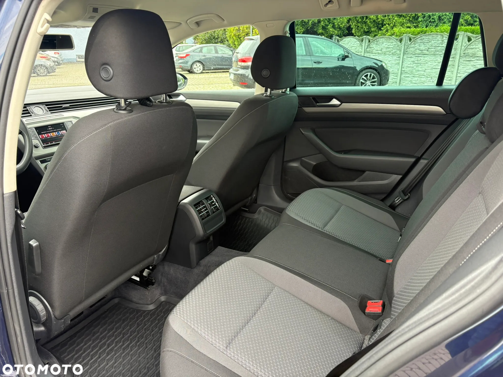 Volkswagen Passat 1.6 TDI BMT Comfortline - 10
