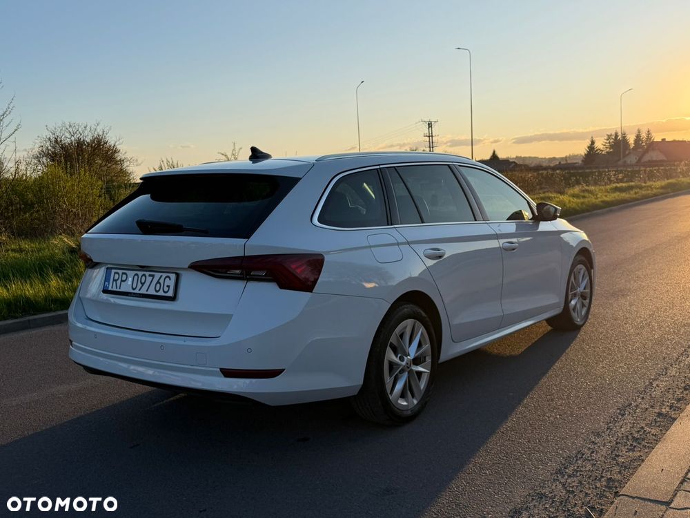 Skoda Octavia 2.0 TDI SCR 4x4 Style DSG - 9
