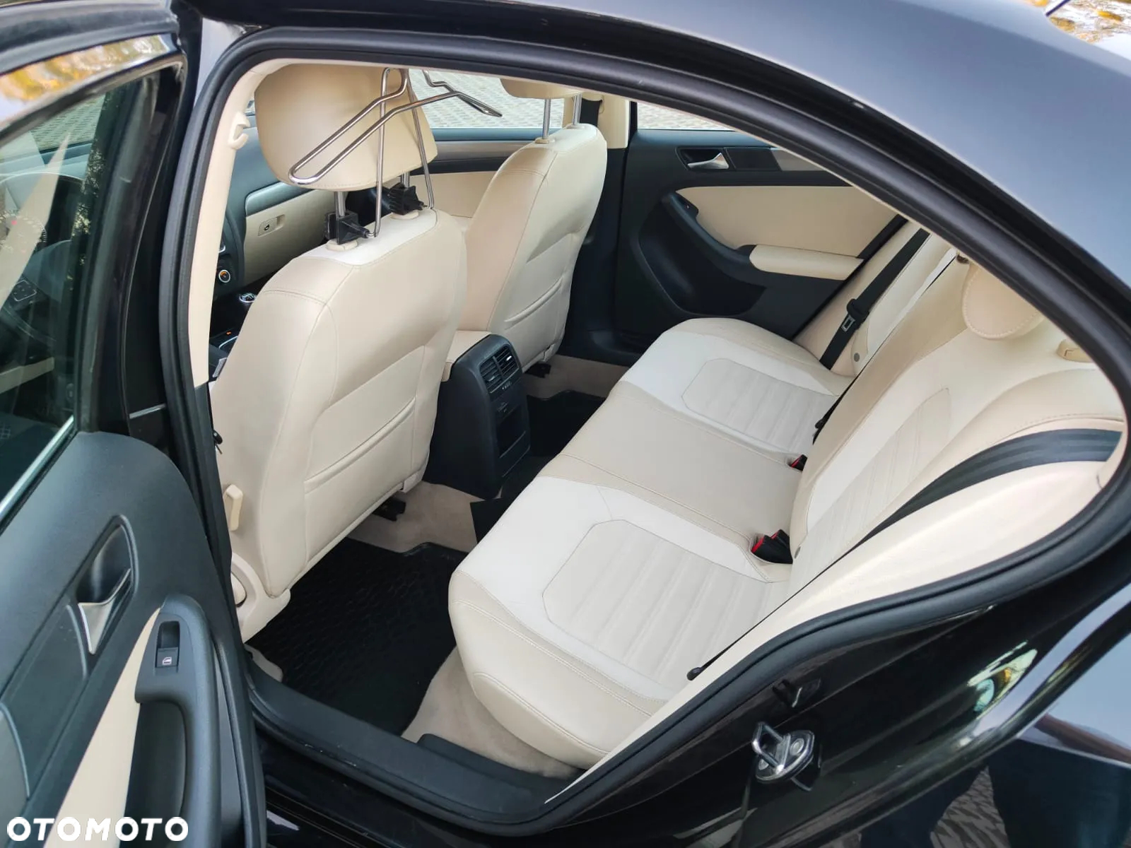 Volkswagen Jetta 1.6 TDI Highline - 8