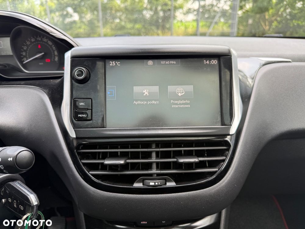 Peugeot 208 - 18