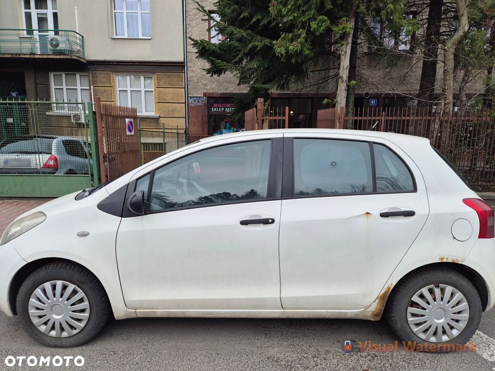 Toyota Yaris 1.0 Terra - 8