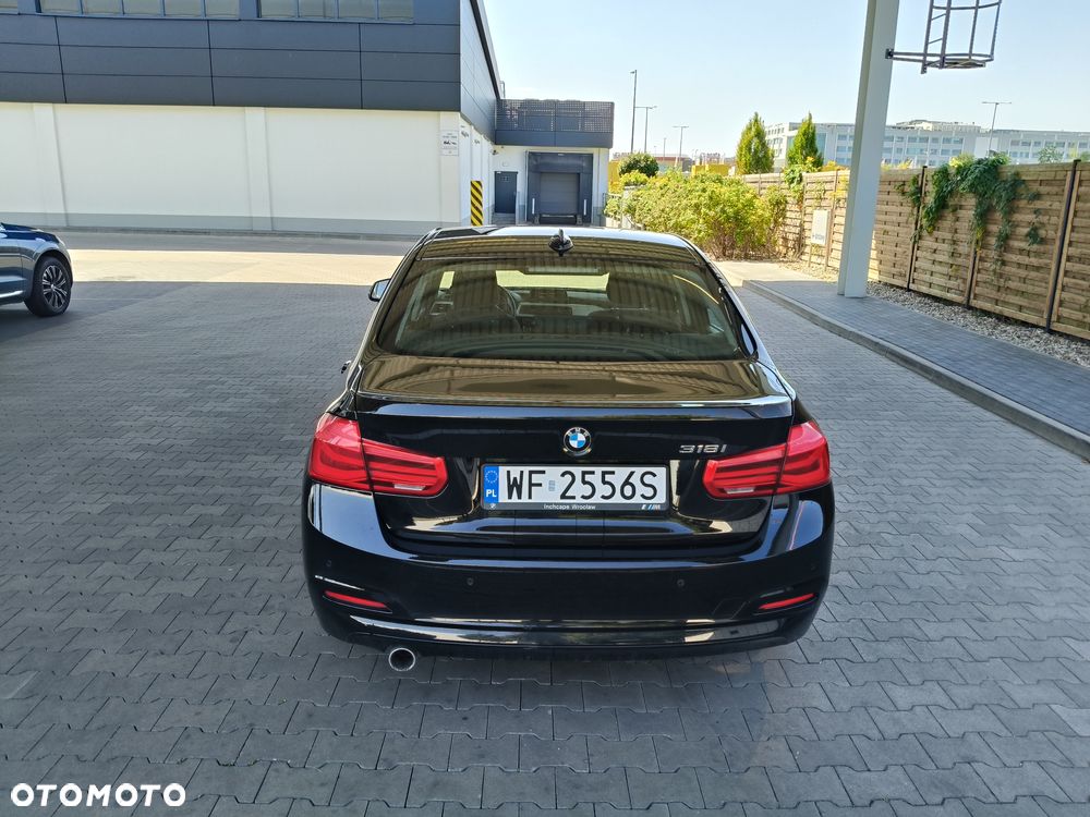 BMW Seria 3 318i - 4