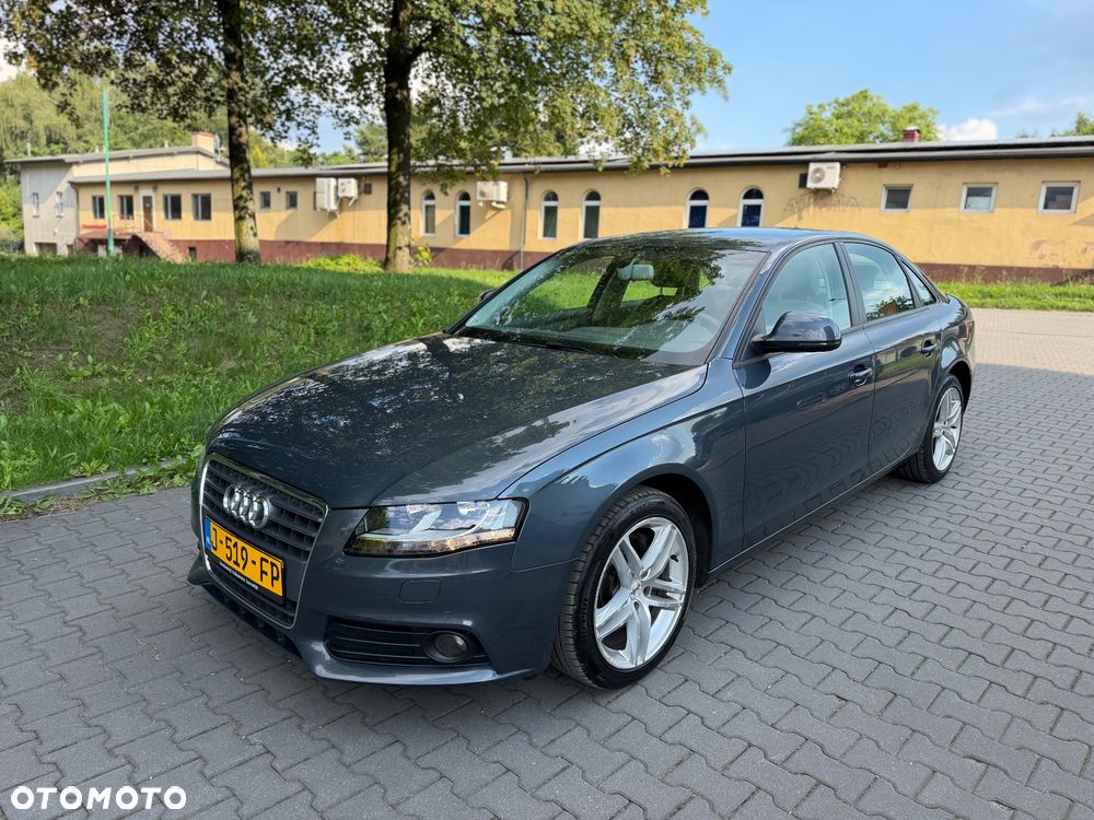 Audi A4 Limousine - 5