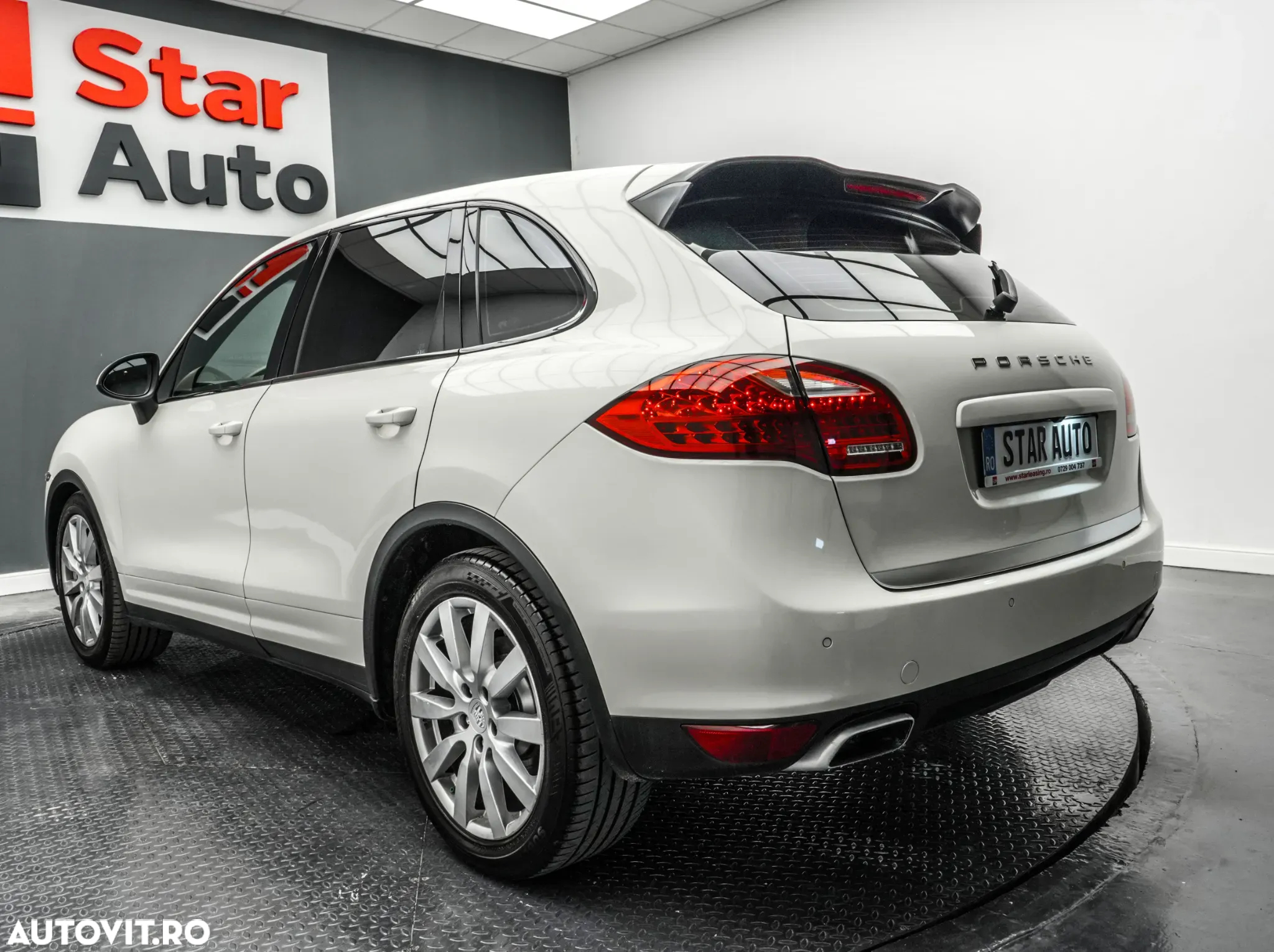 Porsche Cayenne 3.0 L V6 - 4