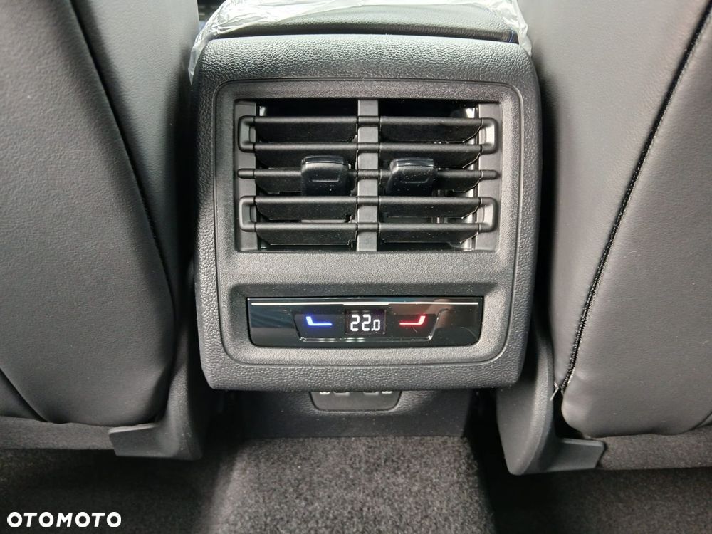 Volkswagen Golf 2.0 TSI 4Motion R DSG - 10