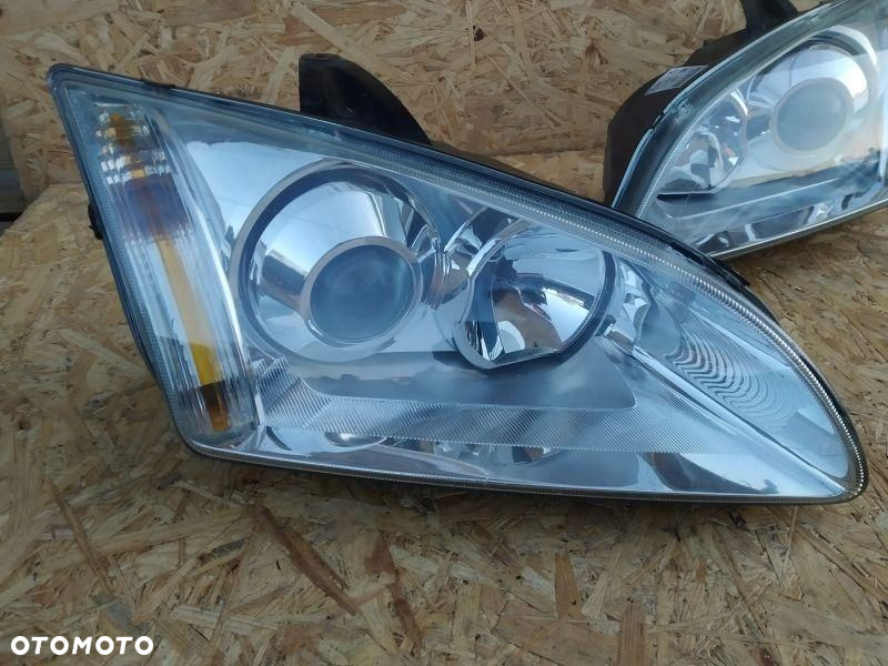 REFLEKTOR LEWY PRAWY XENON LAMPA LEWA PRAWA FORD FOCUS II MK2 4M51-3W029-ED - 2