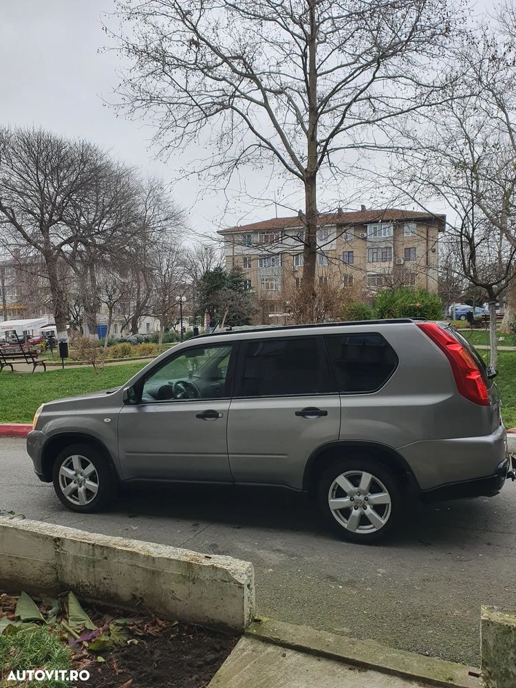 Nissan X-Trail 2.0 dCi 4x4 DPF Automatik SE - 2