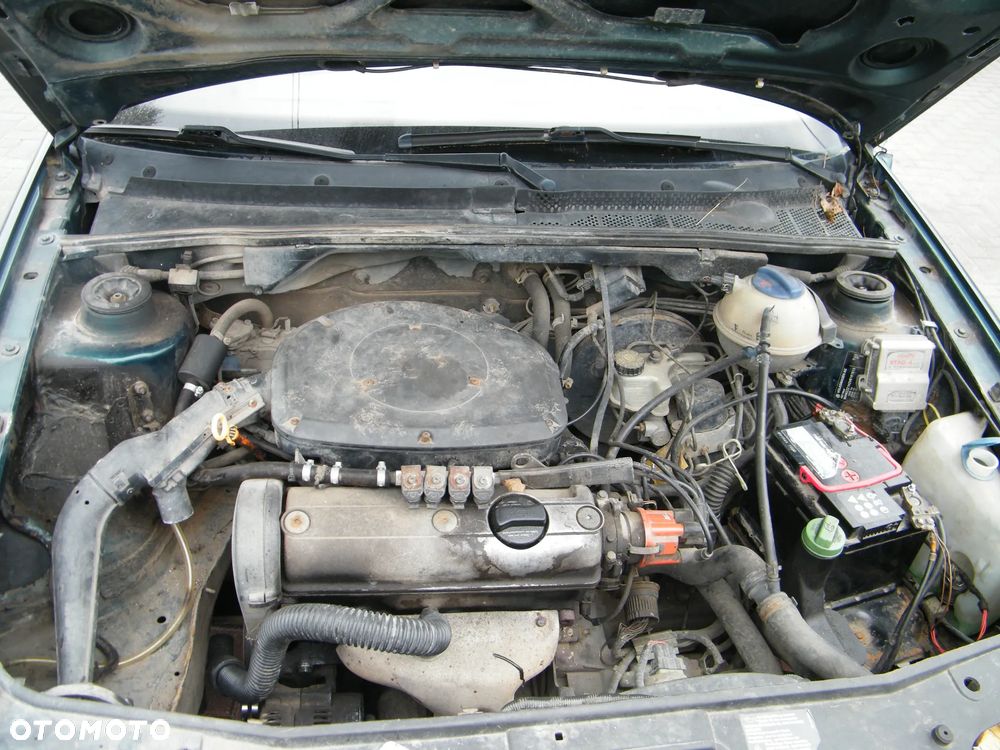 Volkswagen Golf III (91-03r.) 1.4 B 59KM. Silnik AEX Skrzynia DGL lakier LC6P. Cały na części. GWARANCJA !!!  Przód Tył Zestaw Komplet Drzwi Klapa Zderzak Błotnik Maska Grill Atrapa Szyba Pas Lampa Lusterko Boczki Fotel Kanapa Kokpit Deska Rozdzielcza Przełącznik Włącznik Sterownik Przewody Wiązka Instalacja Moduł Komputer Czujnik Listwa Pompa Alternator Wtryski Głowica Rozrusznik Kompresor Sprzęgło Dwumas Silnik Skrzynia ABS Klimatyzacji Paliwa Wspomagania Kolektor Turbina Przepustnica Zawór Chłodnica Koło Hak Belka Sanki Zawieszenie Mcpherson Półoś Amortyzator Wydech Tłumik Zacisk Most - 10