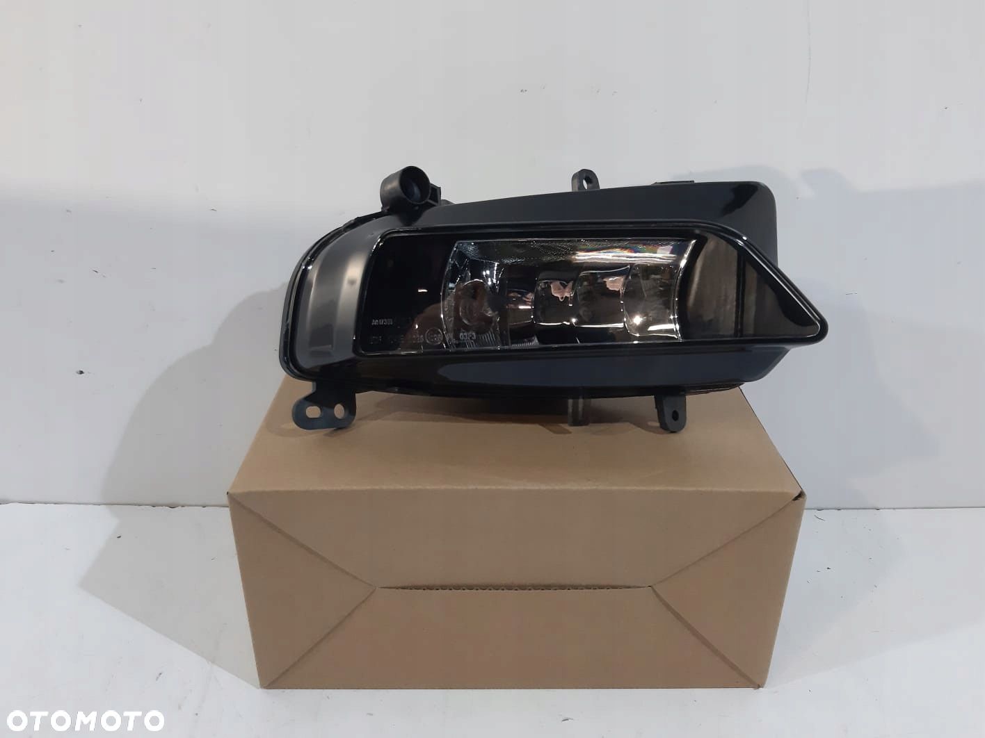 AUDI A4 B8 / A5 8T LCI S-Line Halogen H7 R - 13324 - 1