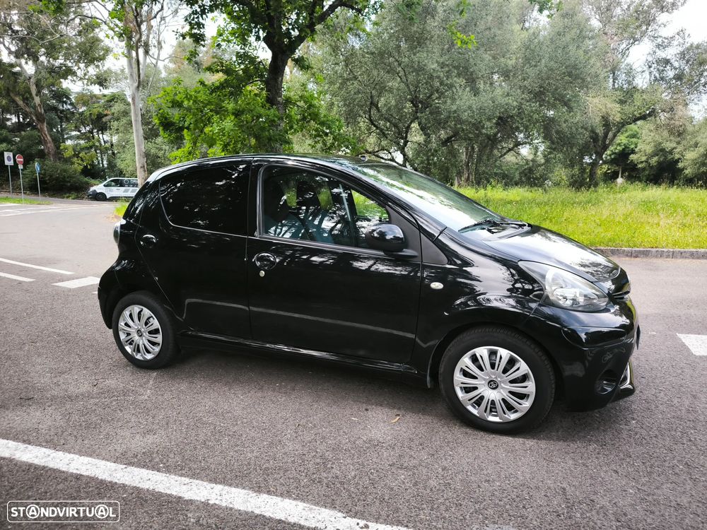 Toyota Aygo 1.0 + AC - 9