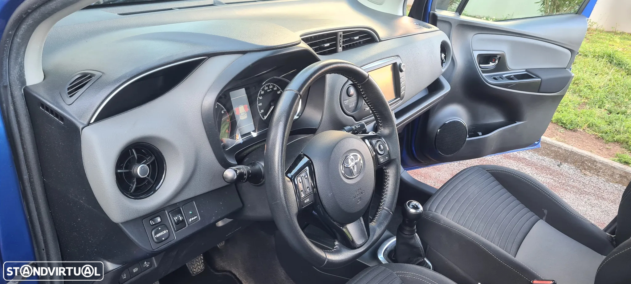 Toyota Yaris 1.0 VVT-i Exclusive - 9