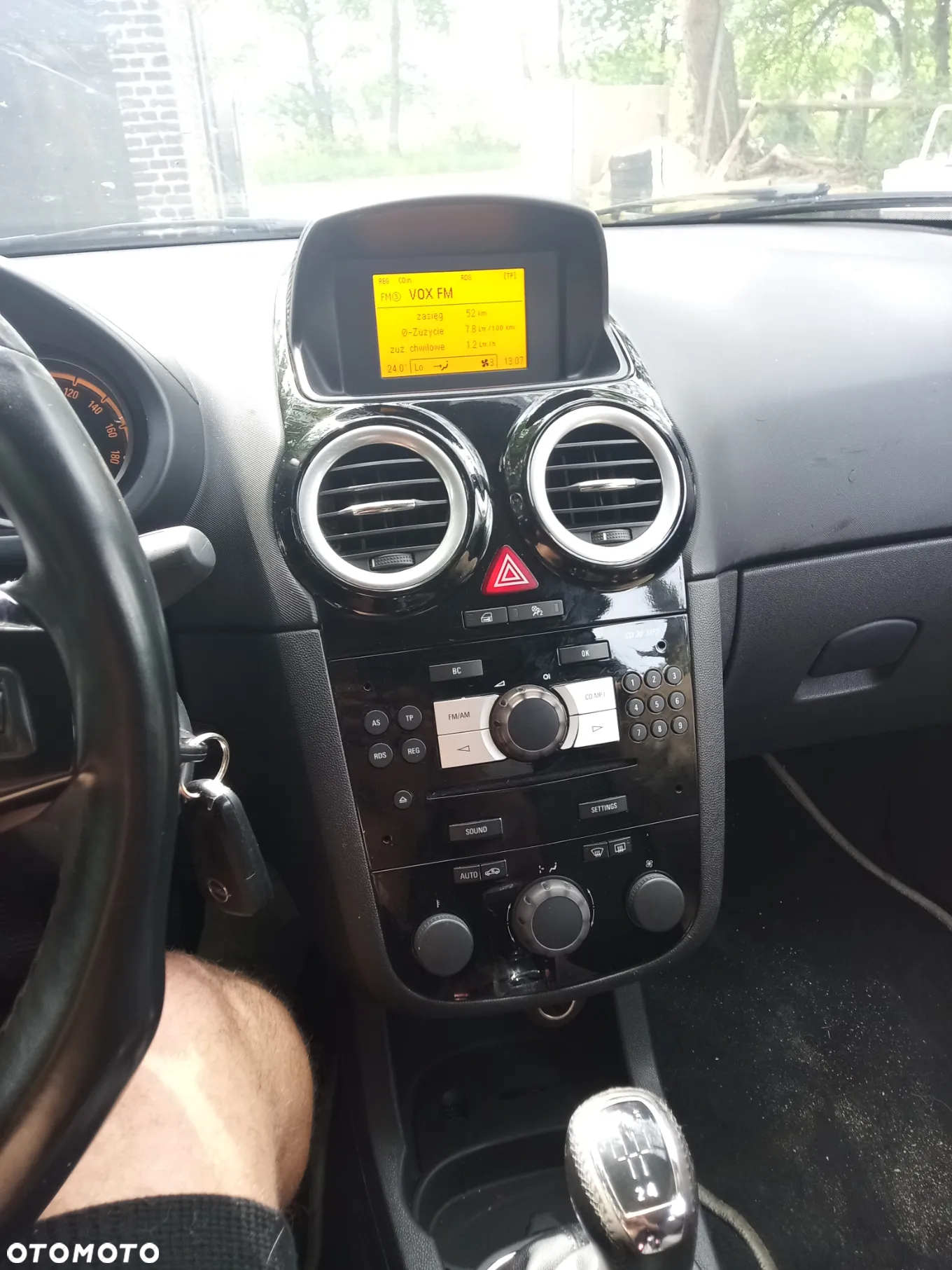 Opel Corsa 1.4 16V Sport - 10
