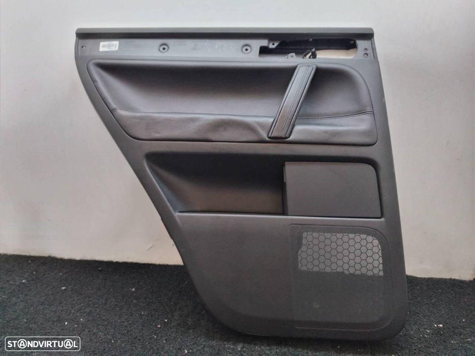 FORRA DA PORTA TRASEIRA ESQUERDA VOLKSWAGEN TOUAREG 7LA - 1