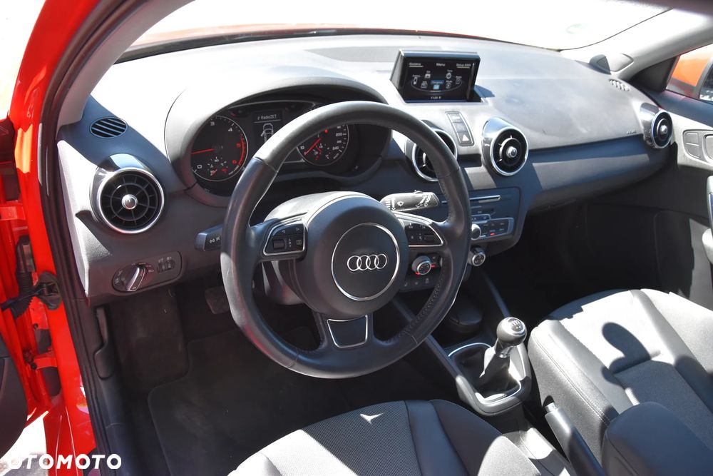 Audi A1 Sportback 1.6 TDI design - 16