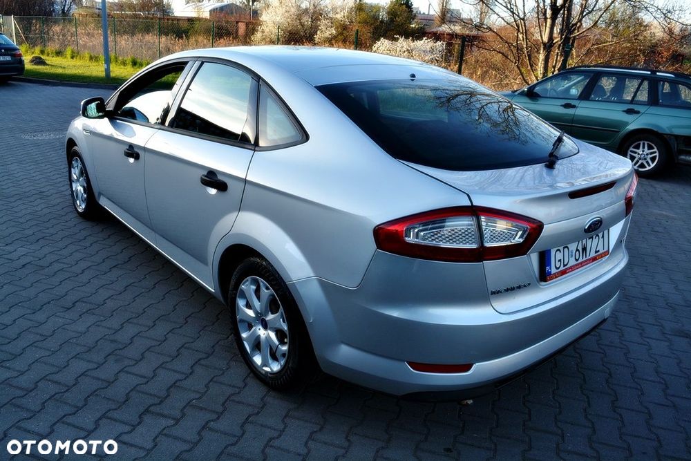 Ford Mondeo 2.0 TDCi Ambiente - 4