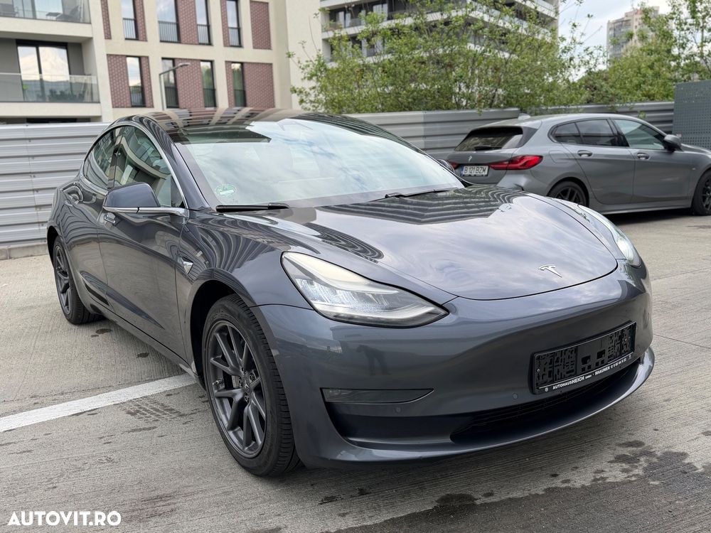 Tesla Model 3 - 5