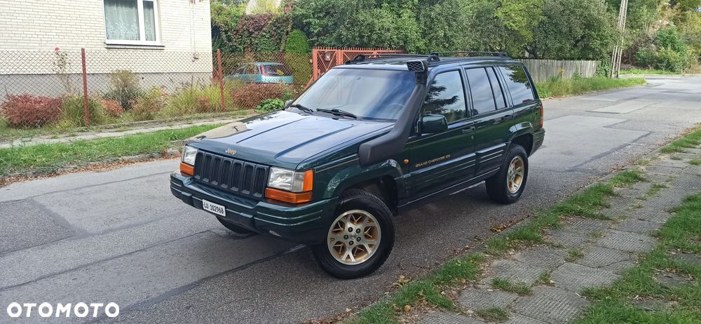 Jeep Grand Cherokee - 23