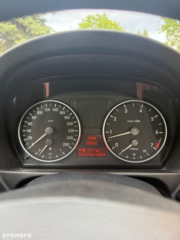 BMW Seria 3 318i - 8