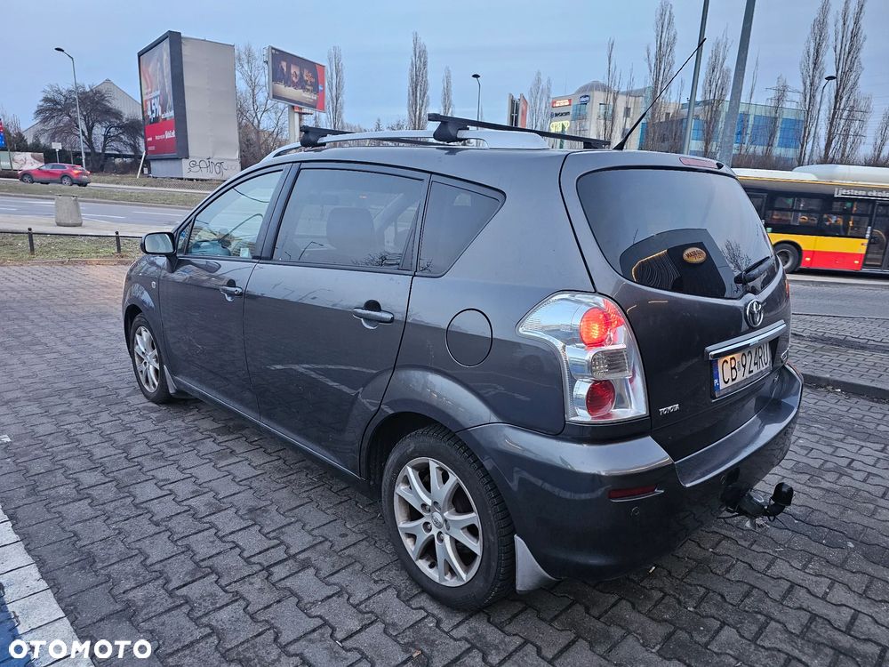 Toyota Corolla Verso 2.2 D-4D Premium - 6