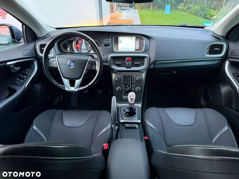 Volvo V40 D2 Summum - 25