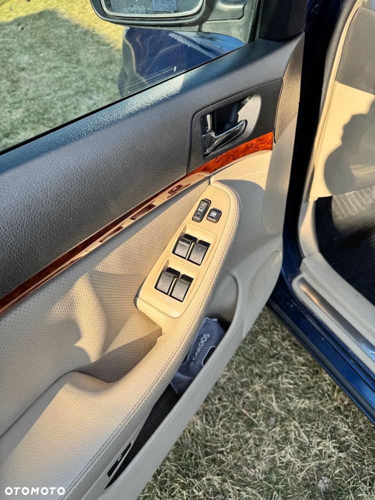 Toyota Avensis 2.0 D-4D Executive - 10