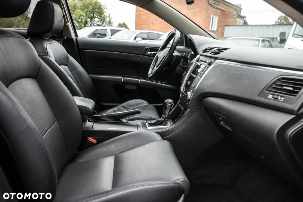 Suzuki Kizashi 2.4 Sport 4WD CVT - 32