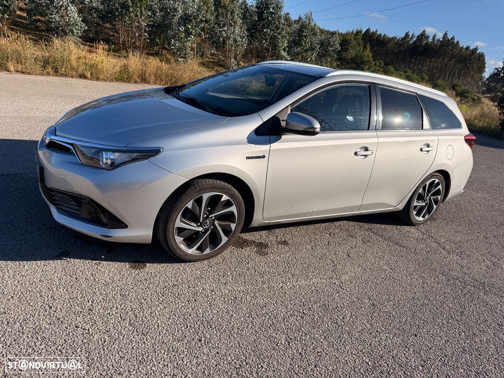 Toyota Auris Touring Sports 1.8 HSD Comfort+P.Sport - 2