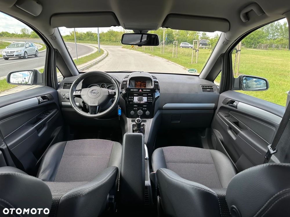 Opel Zafira - 17