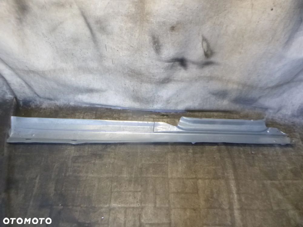 volkswagen caddy 04-15r próg lewy - 1