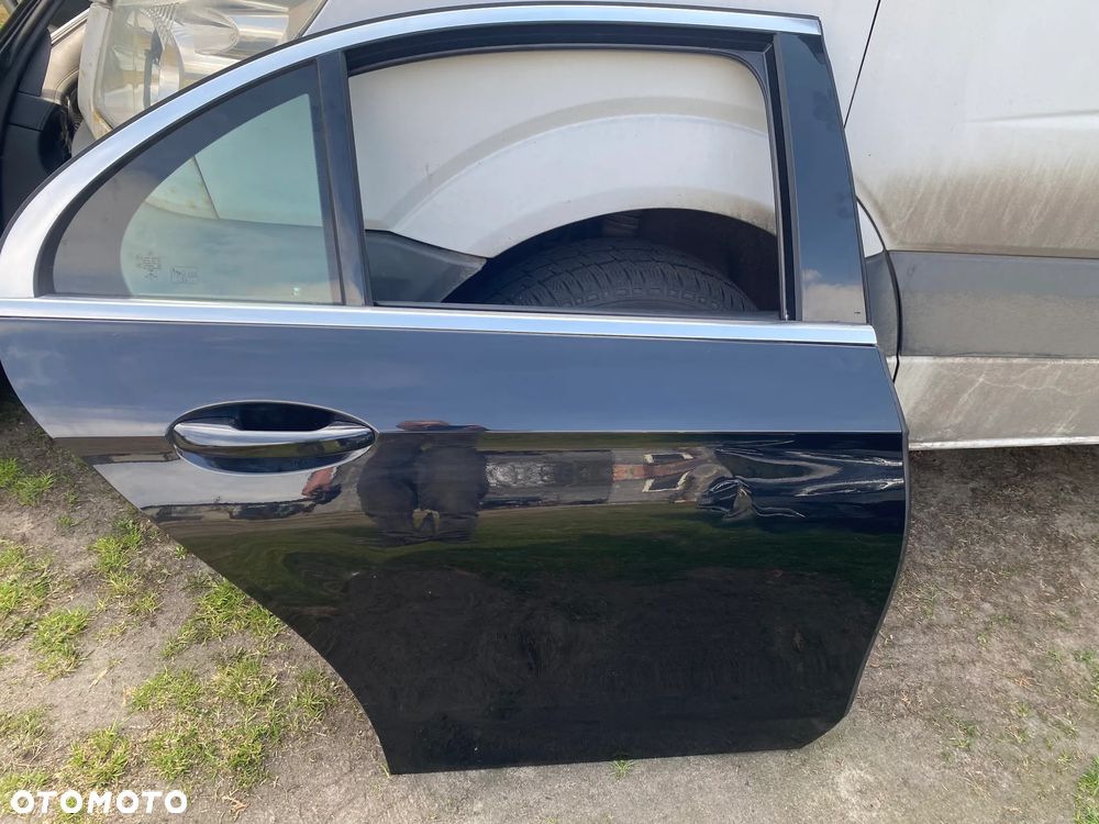 MERCEDES 213 drzwi tylne prawe kolor 197 - 1