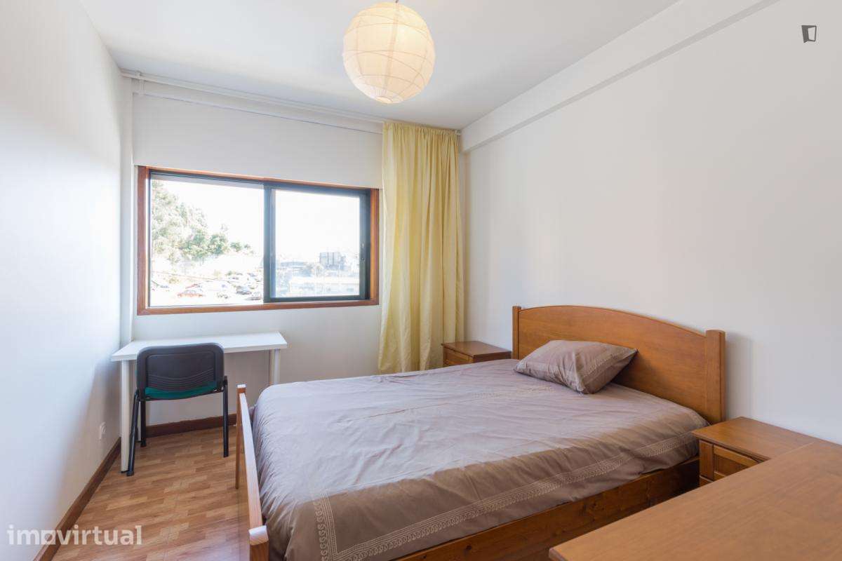 Quarto - localizado em Pedrouços Porto - Grande imagem: 3/23