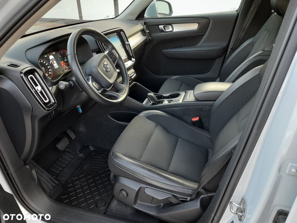 Volvo XC 40 D3 AWD Momentum - 24