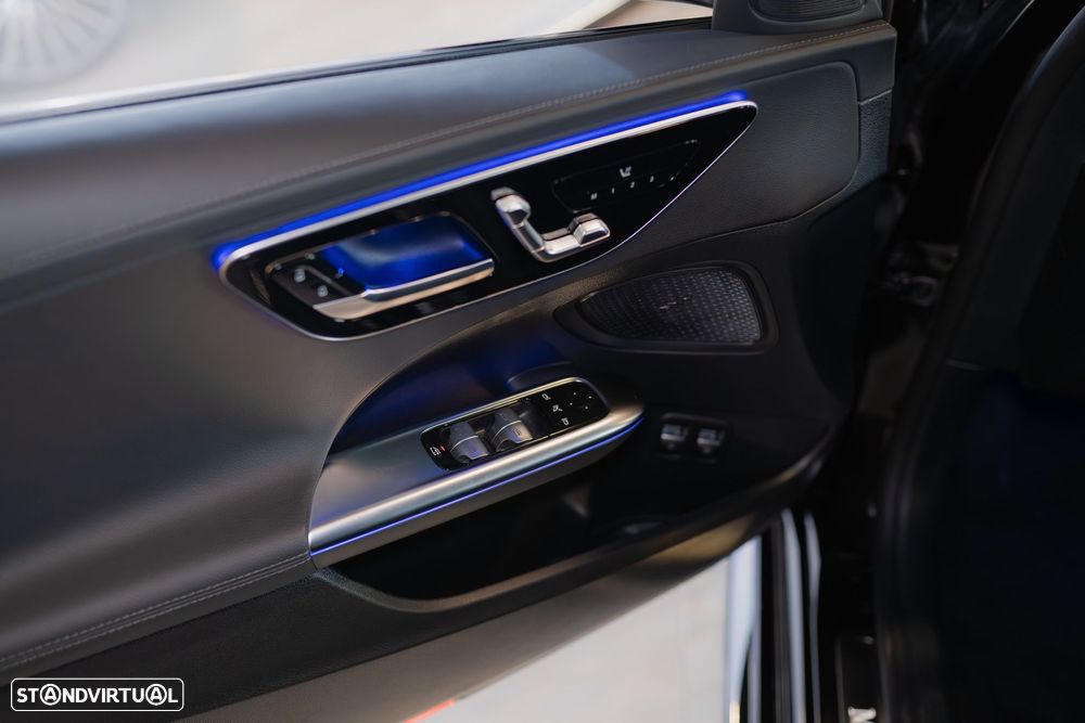 Mercedes-Benz C 300 e AMG Line - 19