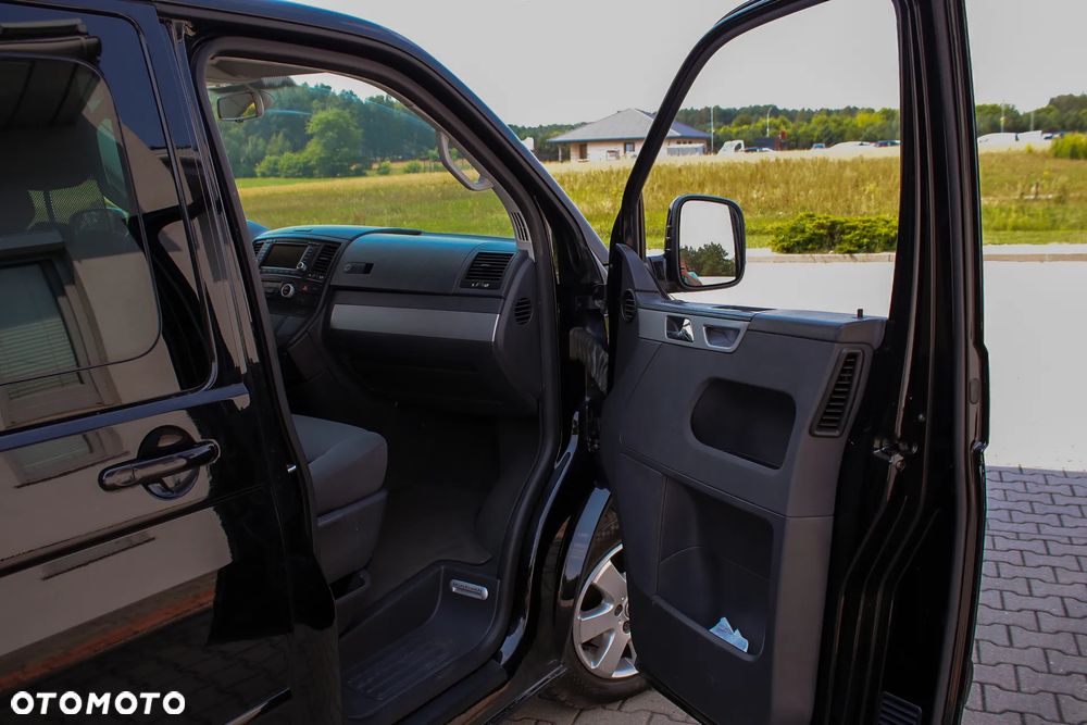 Volkswagen Multivan - 20
