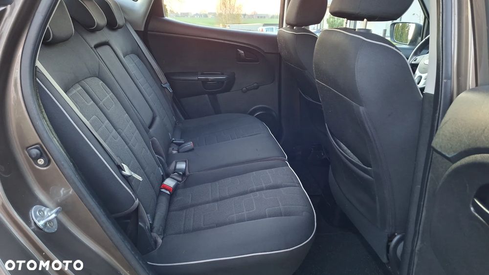 Kia Venga 1.6 CVVT ISG Edition 7 - 16