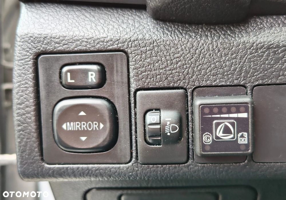 Toyota Auris 1.8 HSD Luna - 22