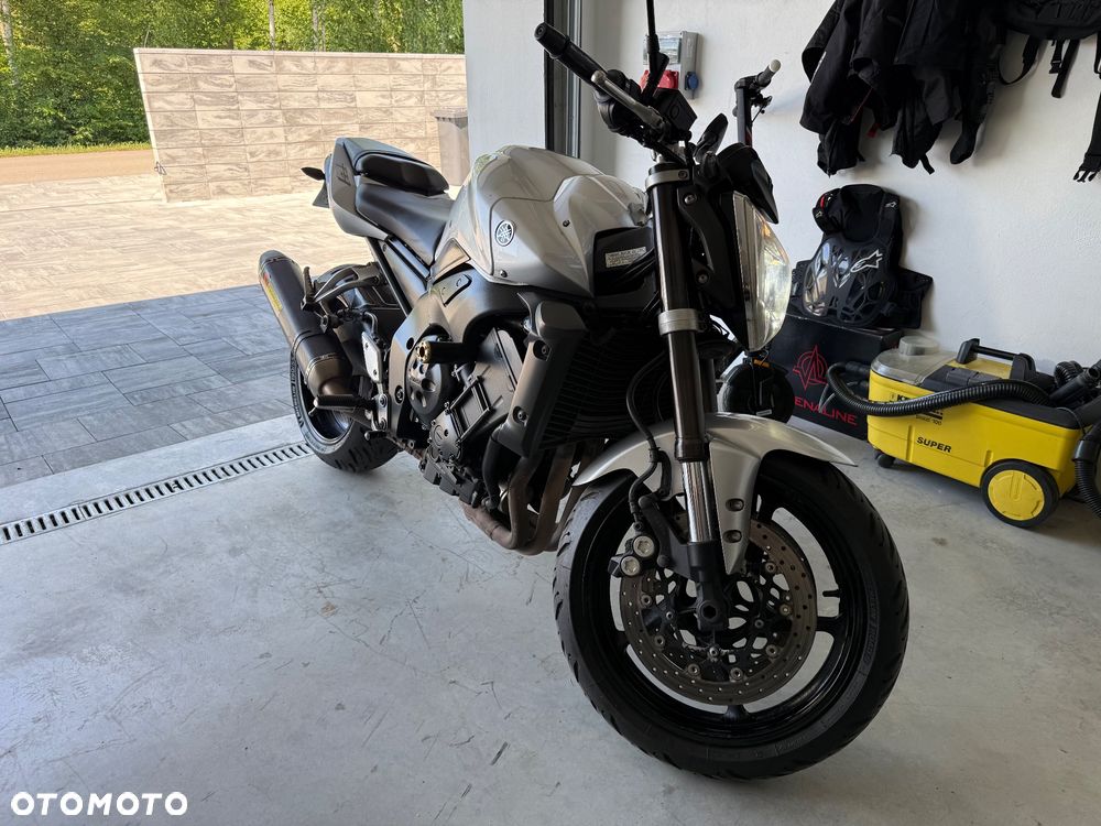 Yamaha FZ - 15