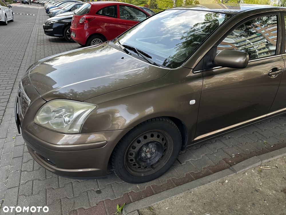 Toyota Avensis 1.8 VVT-i Sol - 17