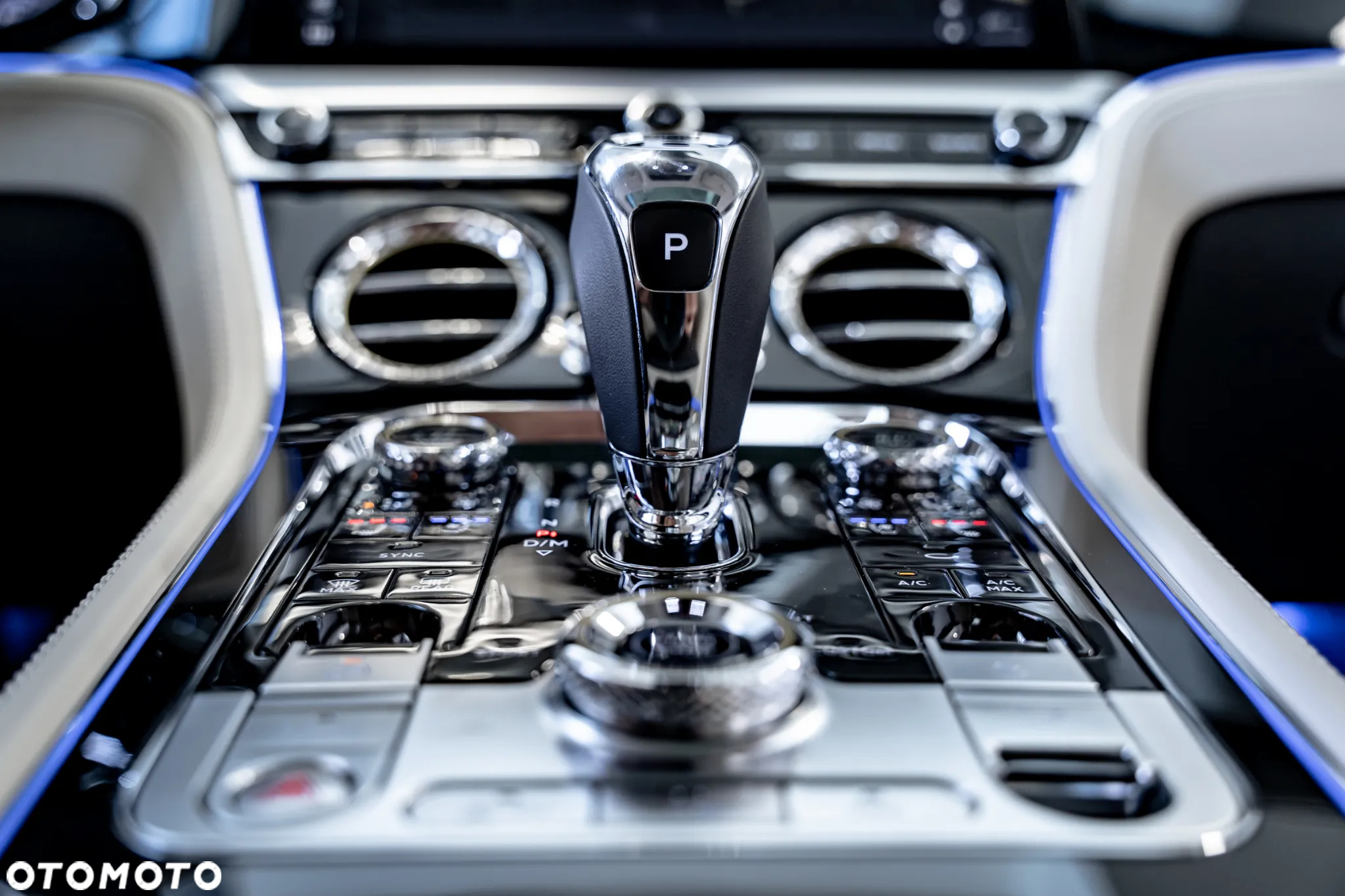 Bentley Continental GT New V8 - 29