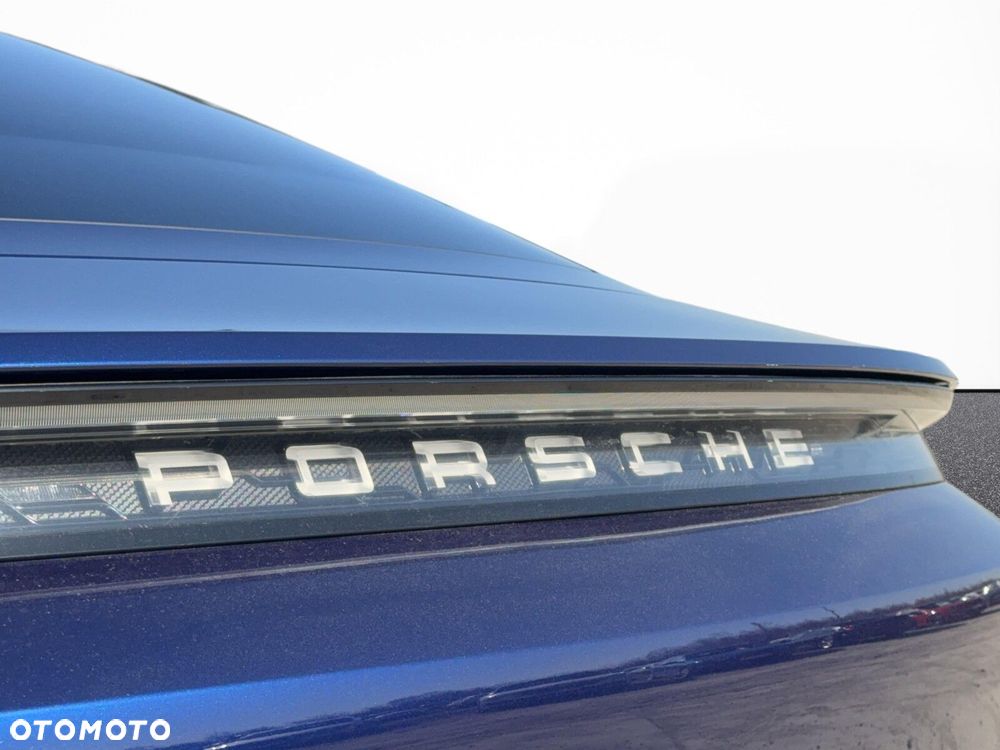 Porsche Taycan - 13