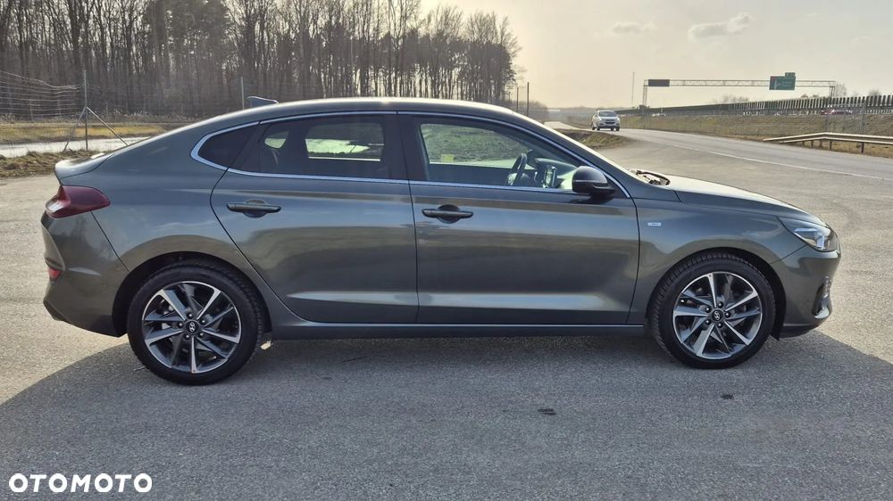 Hyundai i30 ver-1-5-t--gdi-48v-smart-dct - 11