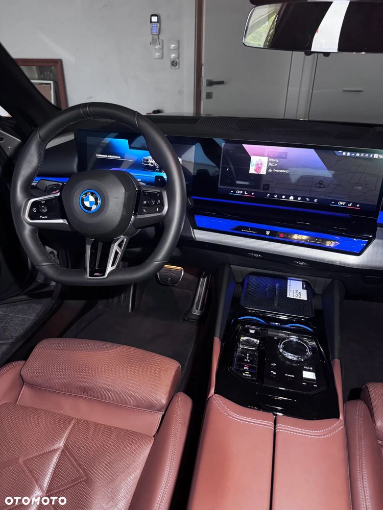 BMW Seria 5 550e xDrive PHEV - 15