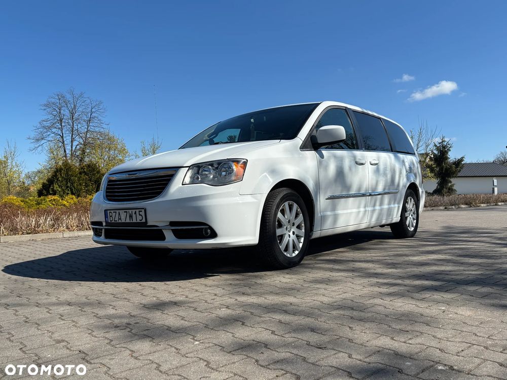 Chrysler Town & Country 3.6 Limited - 11