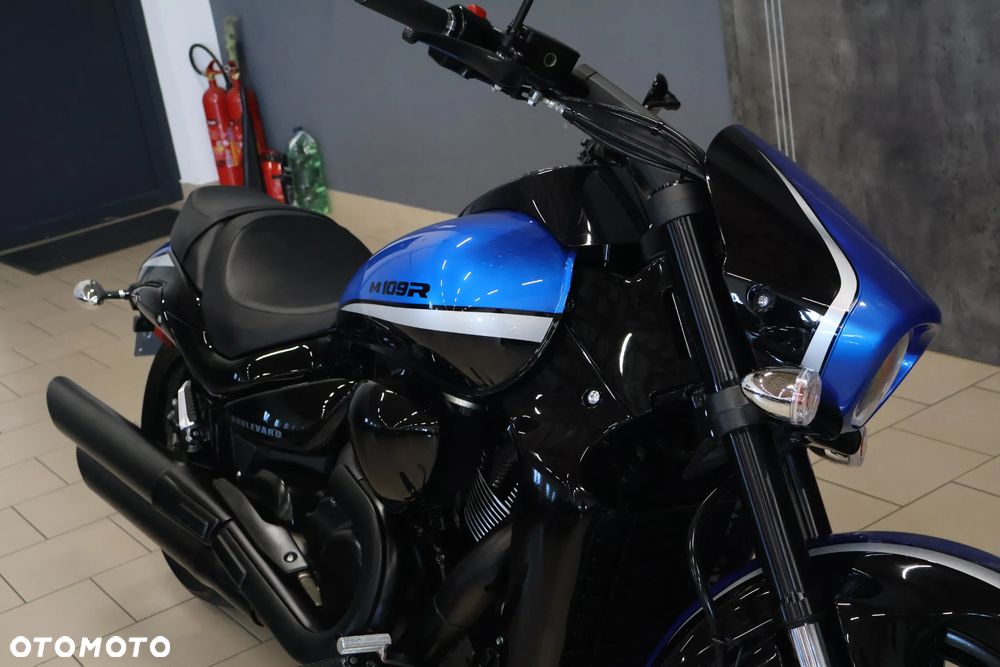 Suzuki Intruder - 3