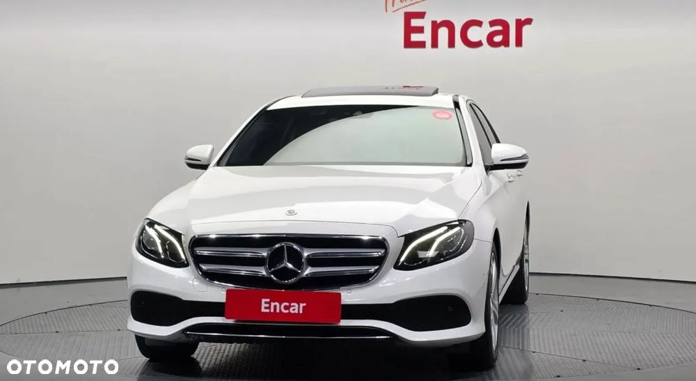 Mercedes-Benz Klasa E 300 9G-TRONIC AMG Line - 3