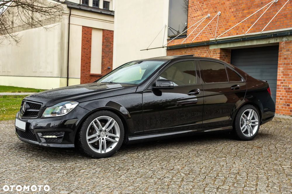 Mercedes-Benz Klasa C 300 7G-TRONIC - 4