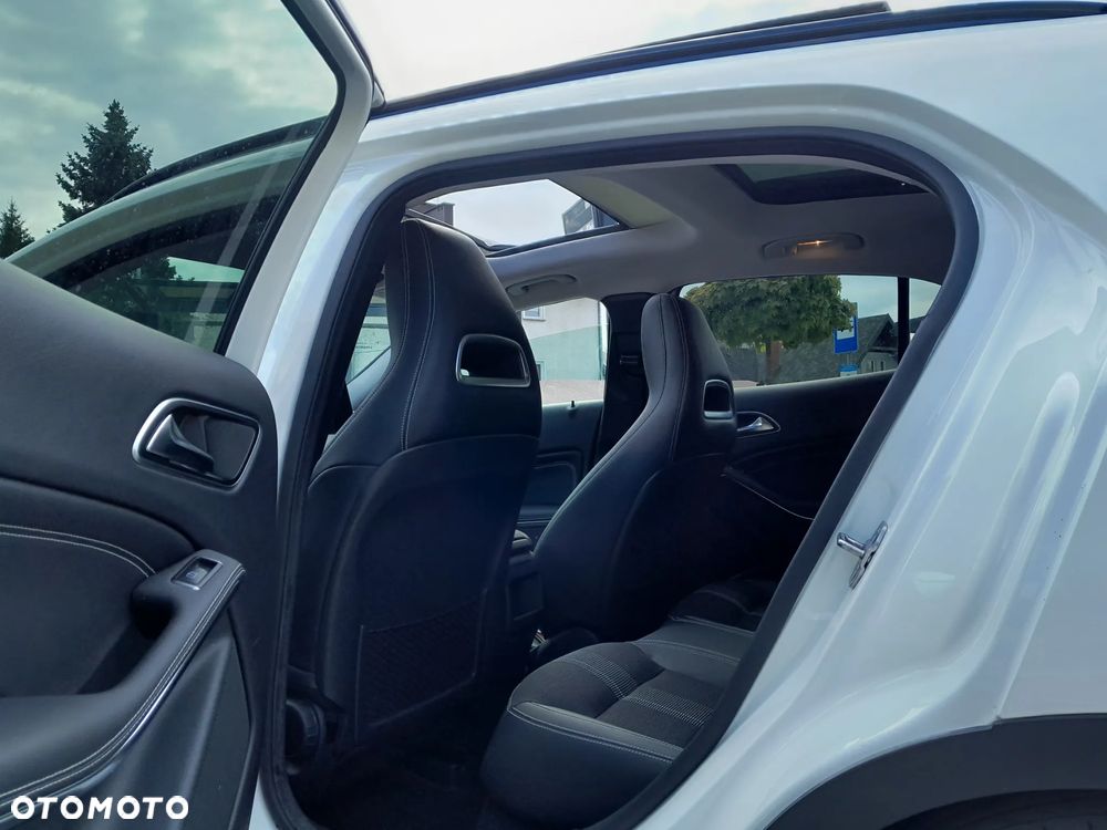 Mercedes-Benz GLA 220 4-Matic Urban - 7