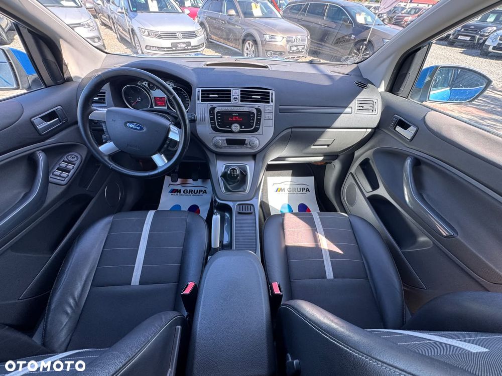Ford Kuga 2.0 TDCi 2x4 Titanium - 22